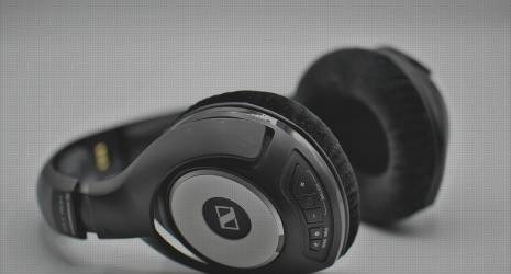 ¿Cuál es la potencia máxima de salida de los auriculares bluetooth más potentes?